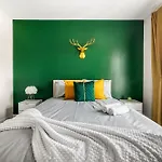 Hollywood Luxe 2Br Retreat Pool&2Freeparking Spots