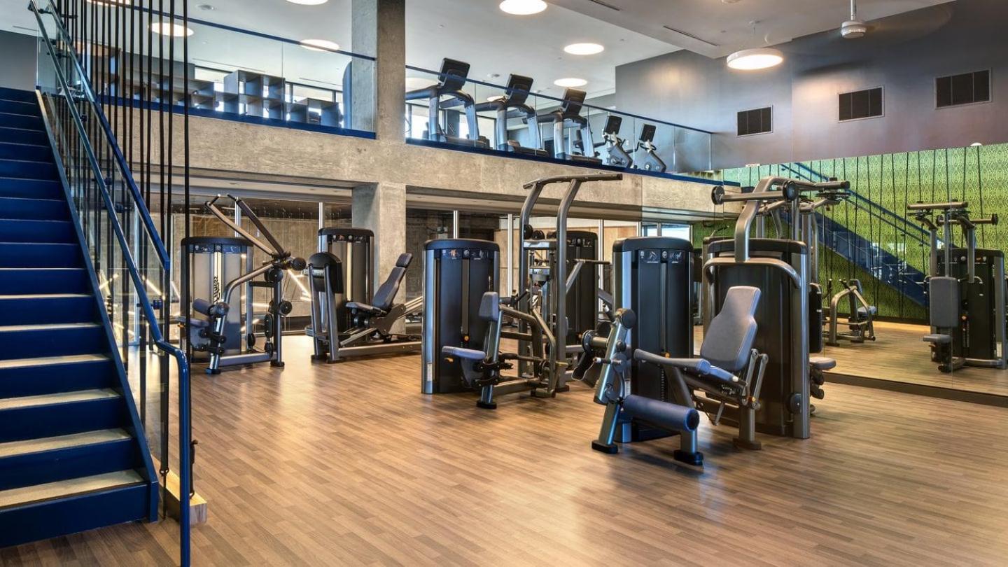 Hollywood Luxe 2br Retreat Pool&2freeparking Spots Apartment *