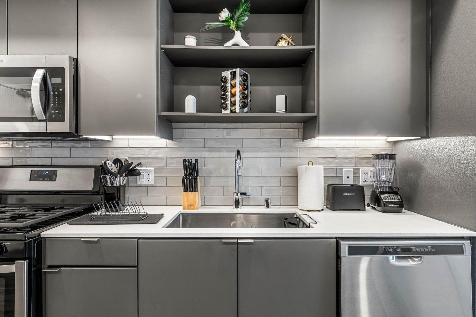 Hollywood Luxe 2br Retreat Pool&2freeparking Spots Los Angeles